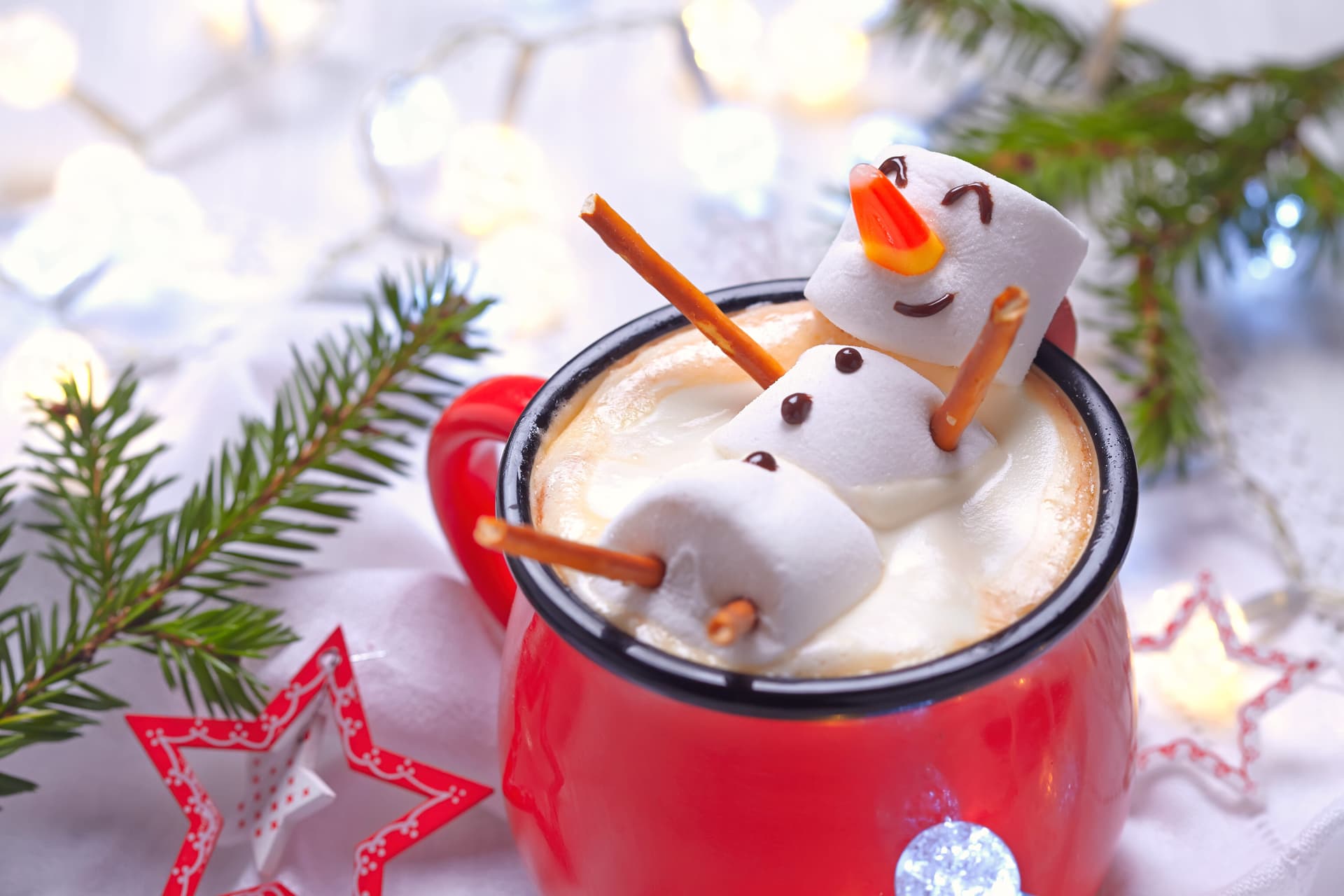 Tidings of Comfort (Food) and Joy: What to Eat After Dental Implant Surgery This Christmas