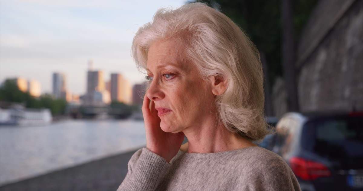 What Happens If Your Dental Implant Feels Loose While You’re on Vacation?